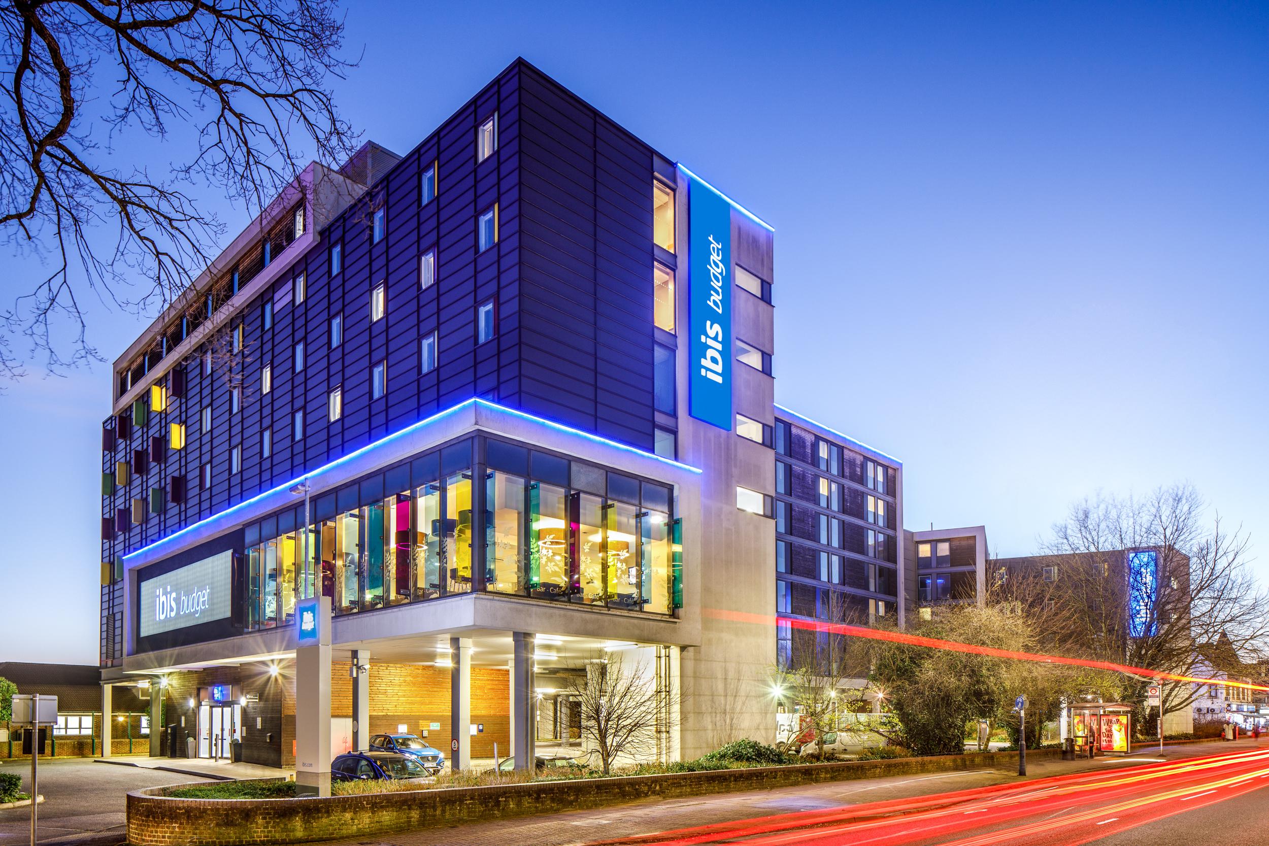 Ibis Budget London Heathrow Central Cranford エクステリア 写真