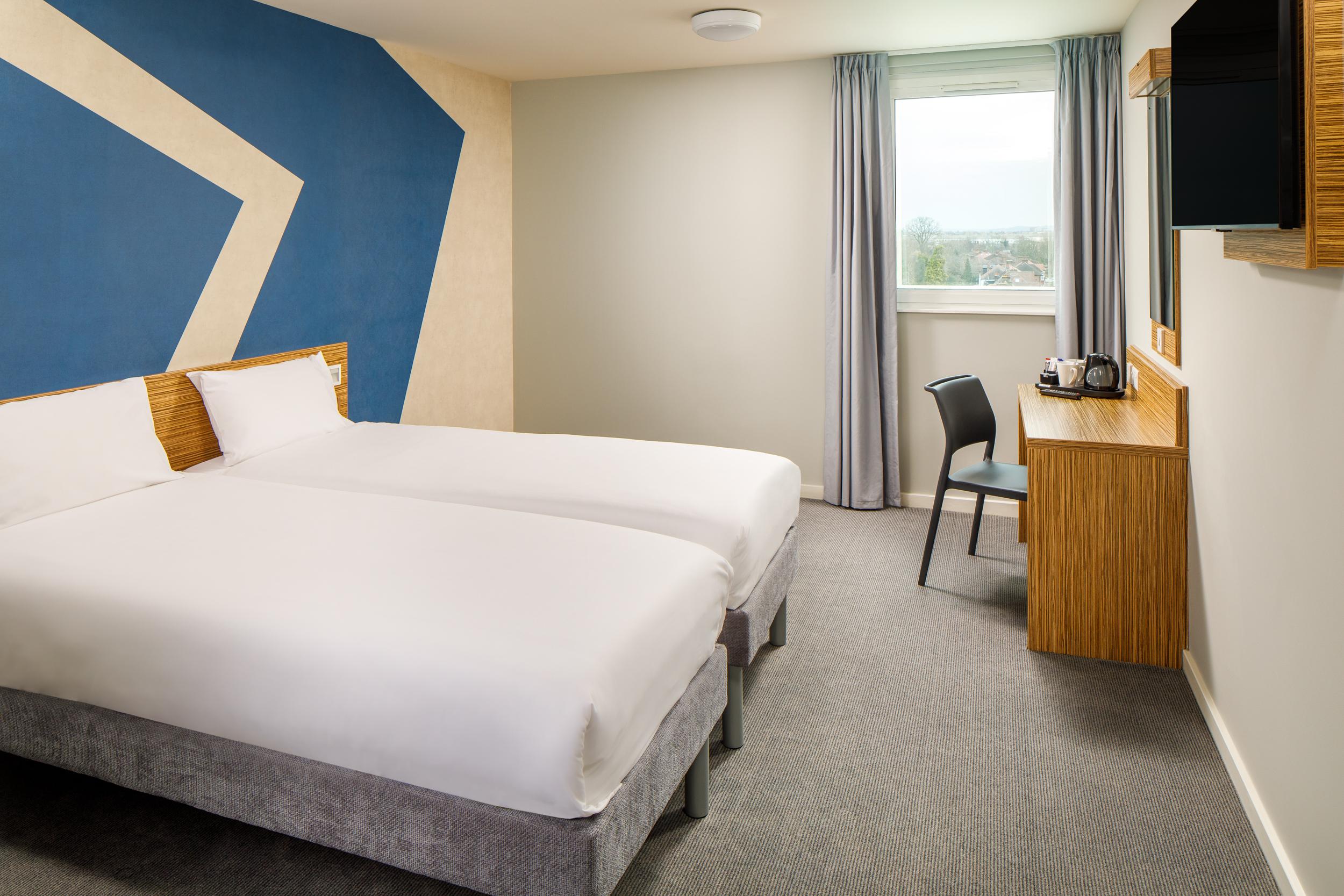 Ibis Budget London Heathrow Central Cranford エクステリア 写真