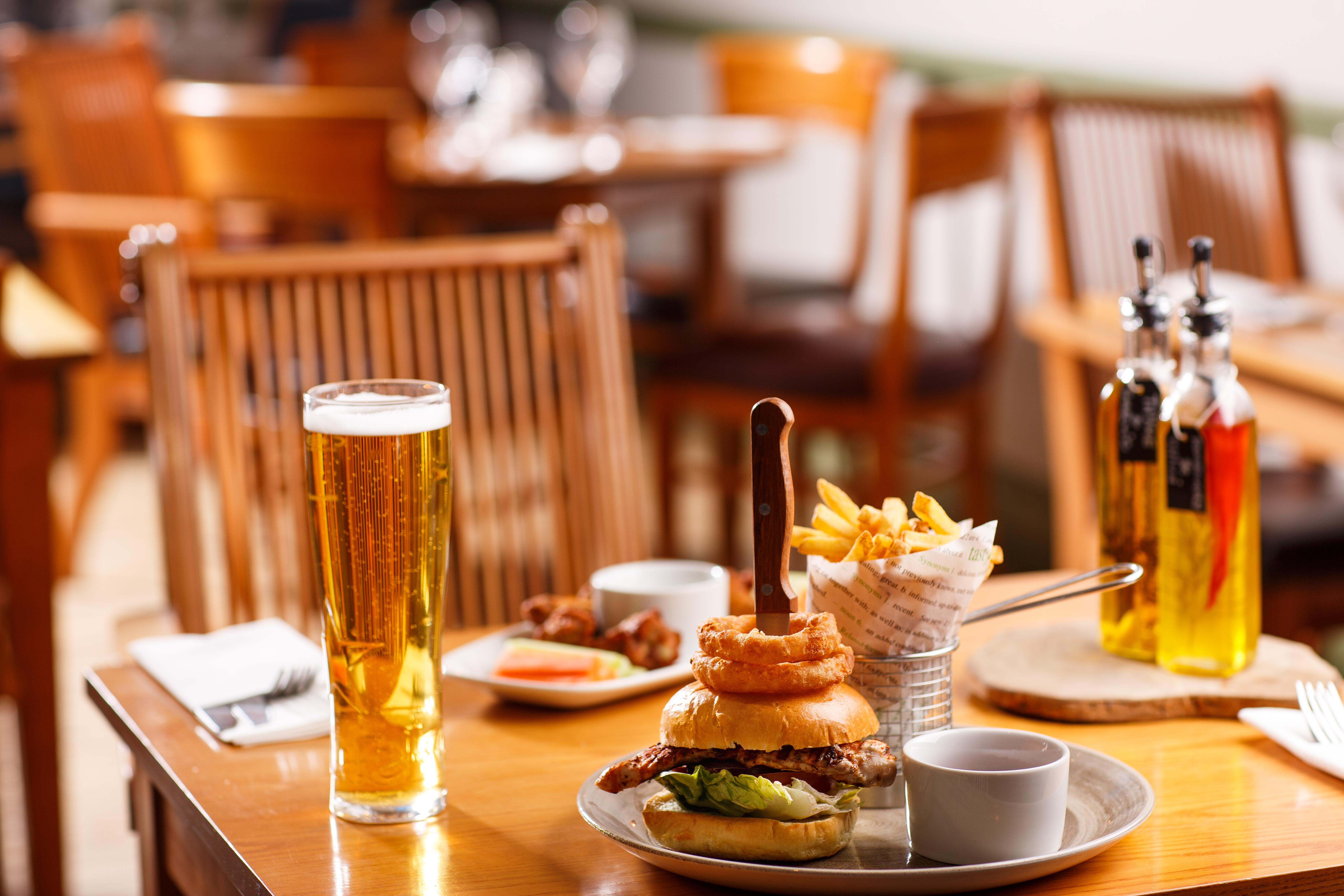 Ibis Budget London Heathrow Central Cranford エクステリア 写真