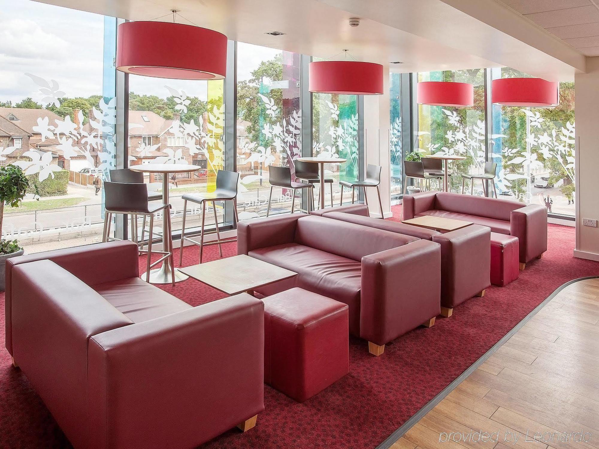 Ibis Budget London Heathrow Central Cranford エクステリア 写真