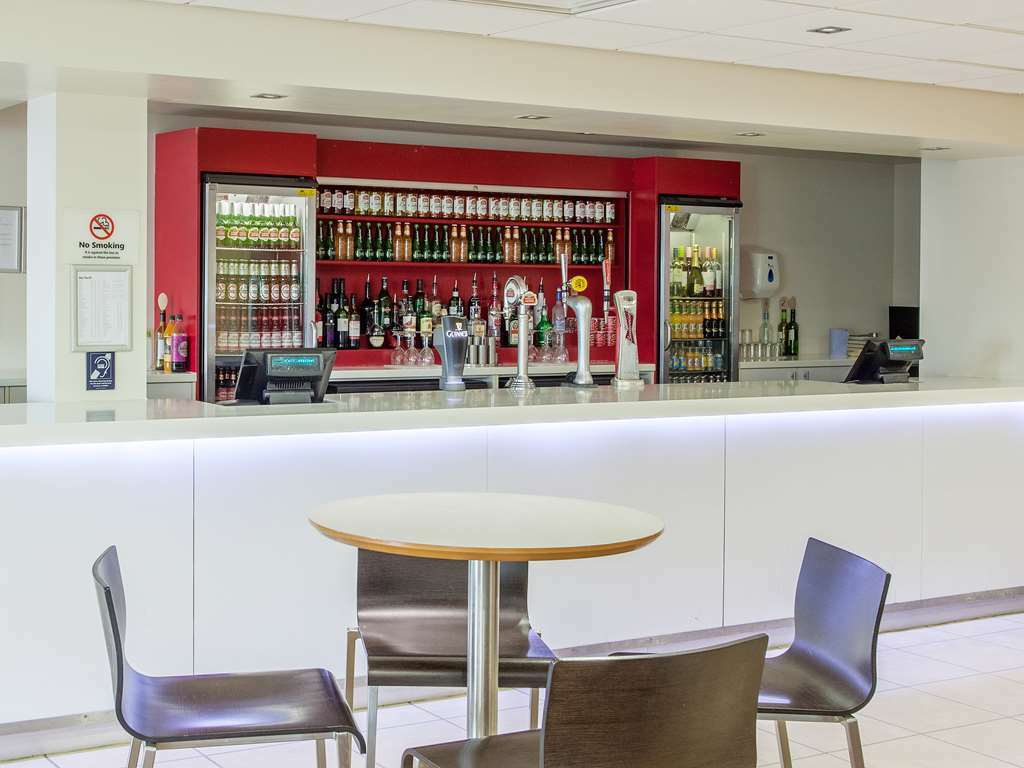 Ibis Budget London Heathrow Central Cranford レストラン 写真